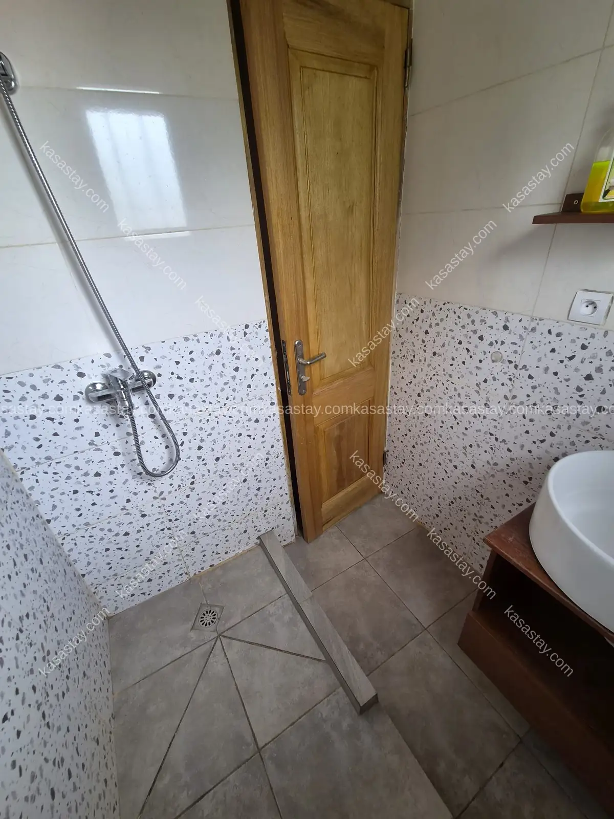 Apartment in Odza Messamendongo, 2 bedrooms 2