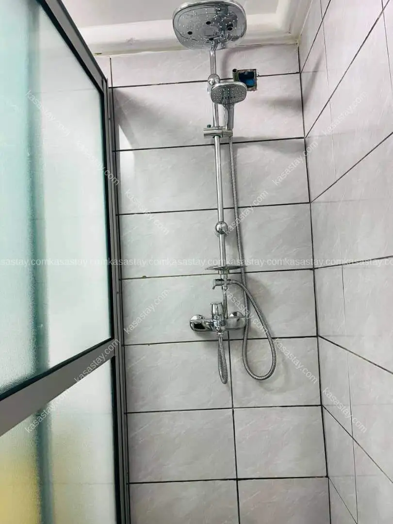 Room in Bali, Douala, 1 bedroom 5