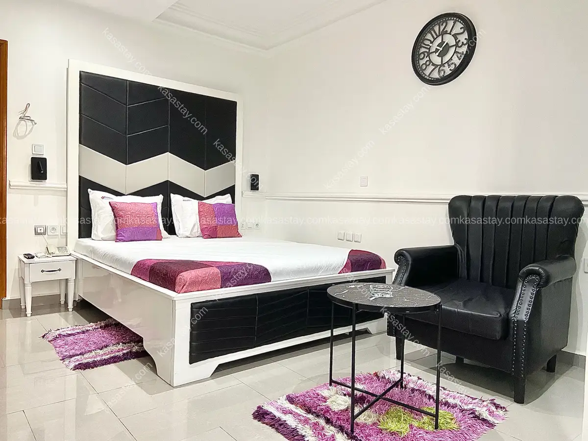 Chambre 4 par RESIDENCE LA MARINA (Bonamoussadi face opiom gold)