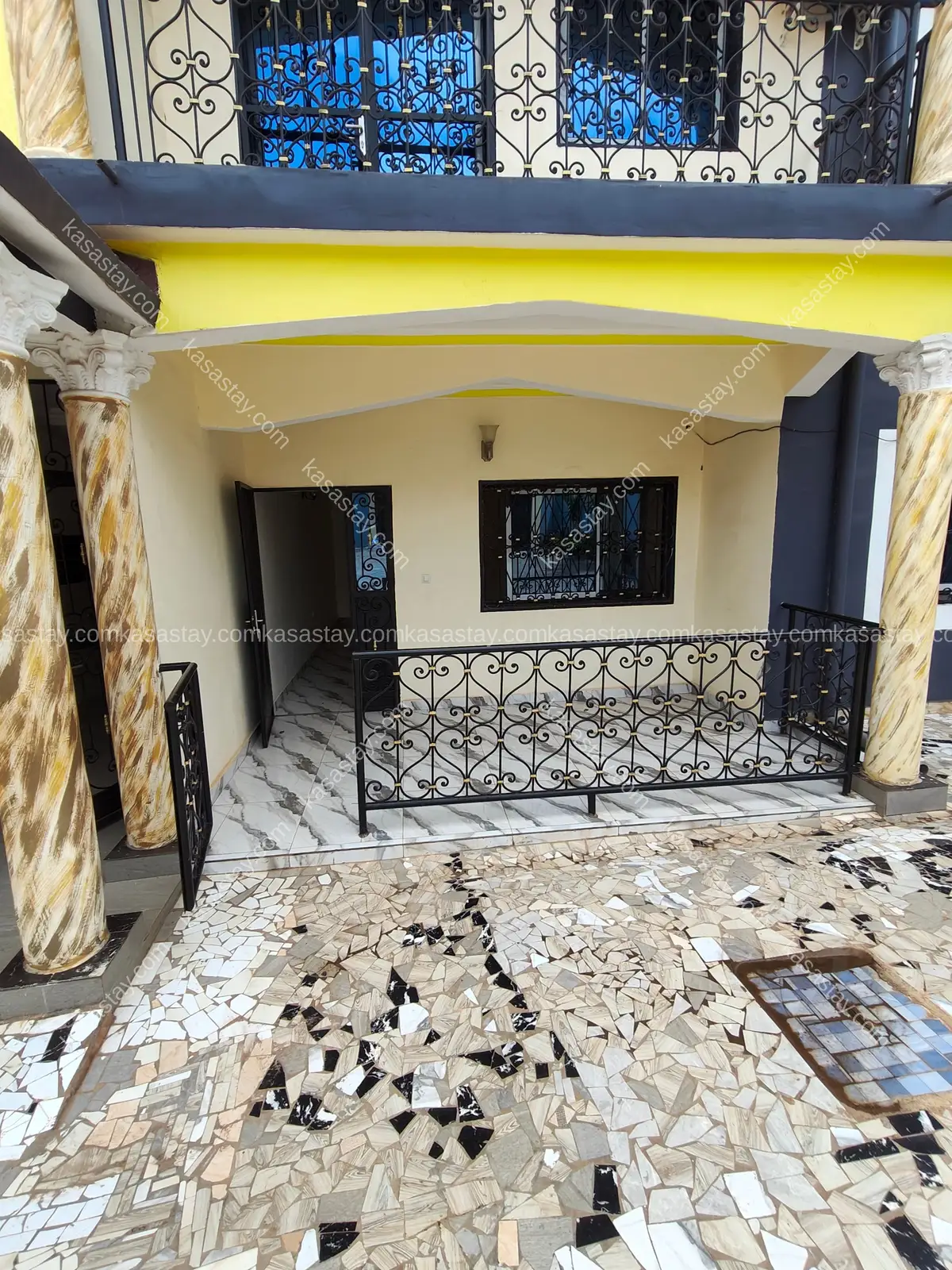 Appartement 3 chambres à louer au niveau du commissariat odza 2