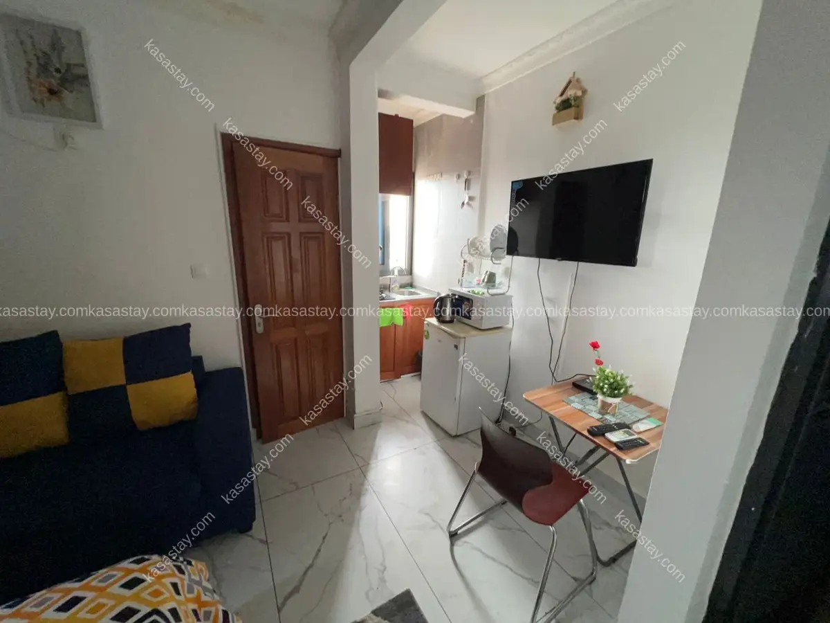Chambre meublée 402 par Résidence MB (cité Cicam) 5
