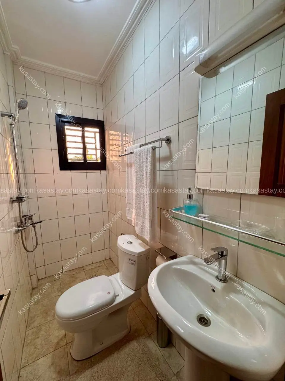 Rooms à Nkozoa, Yaoundé, 1 chambre 5