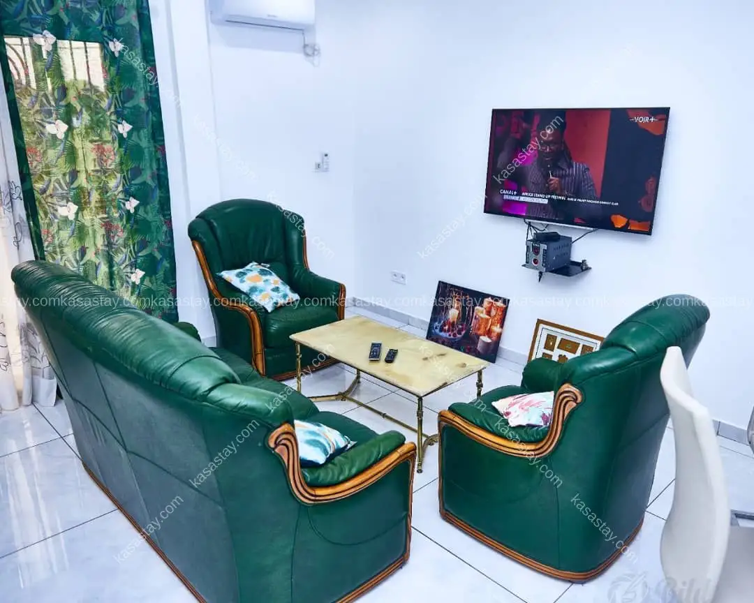 Appartement meublé 3 chambres à odza cité de la paix