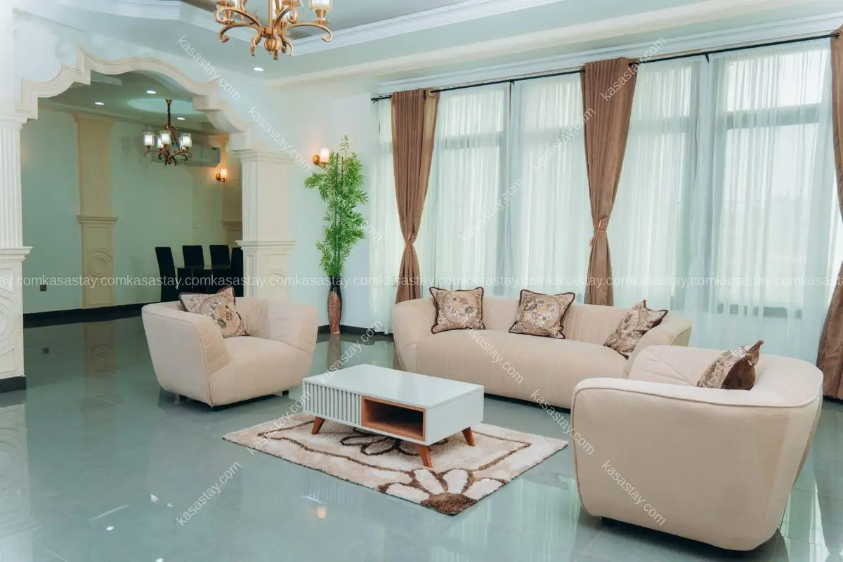 Apartment in Quartier Bastos, 3 bedrooms 5
