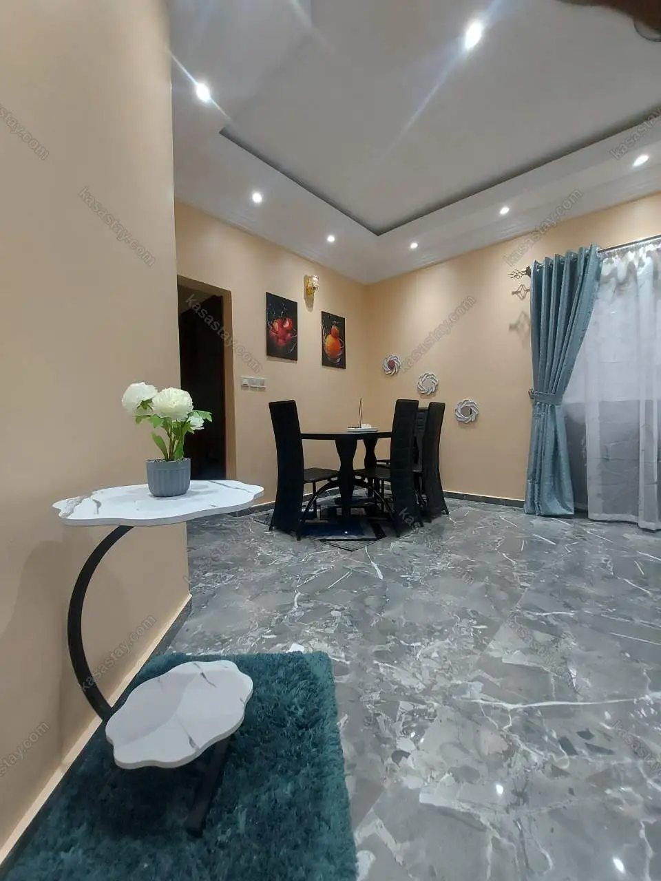 Apartment in Ngoyè Plateau, 2 bedrooms 4