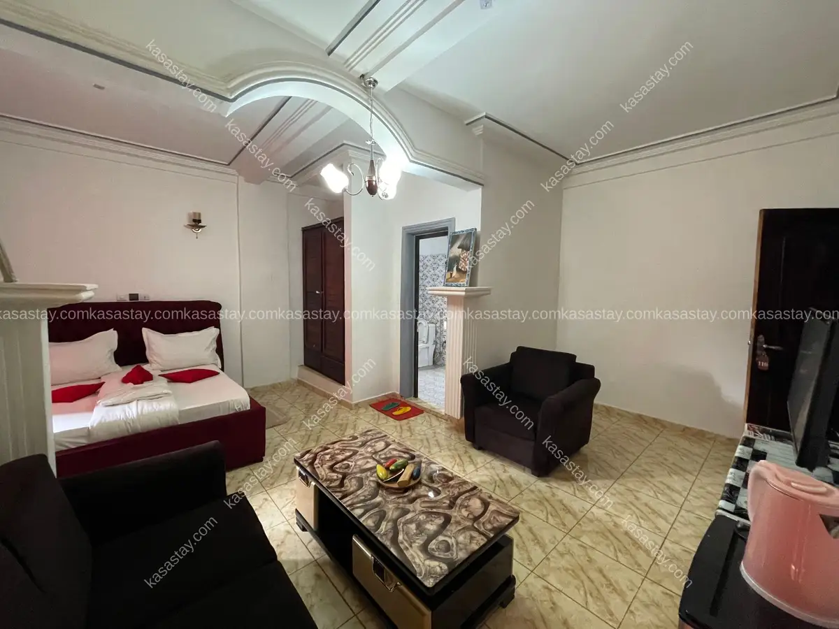 Chambre meublée 110 par NGK APPART