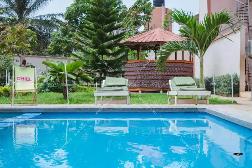 Espace événementiel avec piscine à simbock Carefour abanda 5