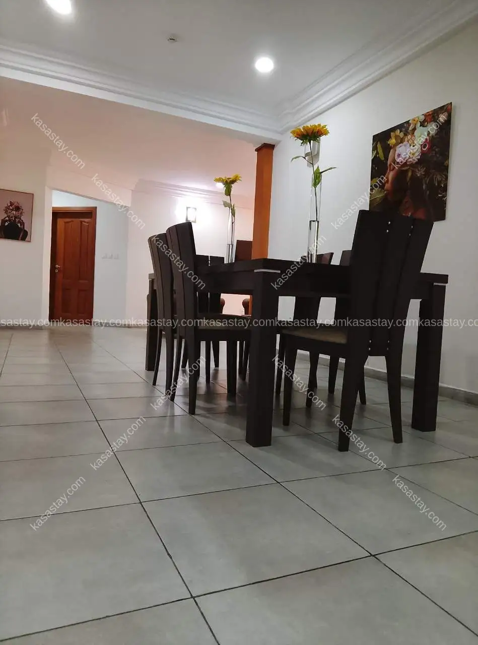 Apartment in Bonapriso, Douala, 3 bedrooms 4