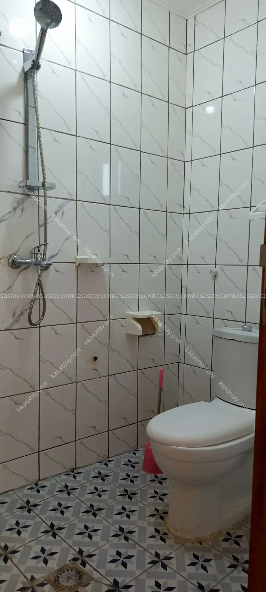 chambre meublée 2 by résidence lux klin sarl ( vallée conquête ndogbon) 4