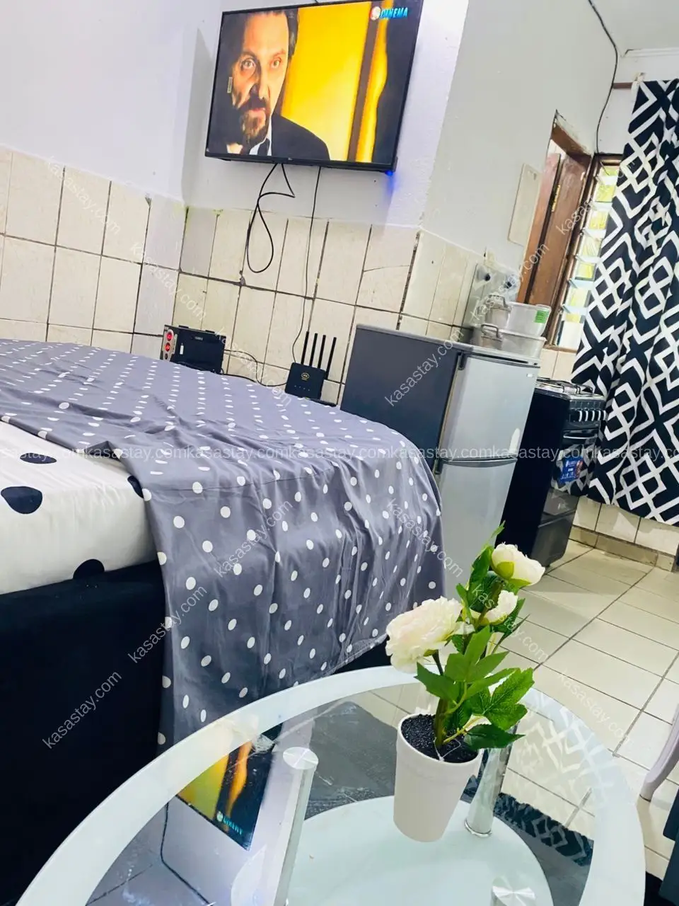 Chambre meublée par Willy Home Logbessou ( entrée briqueterie )