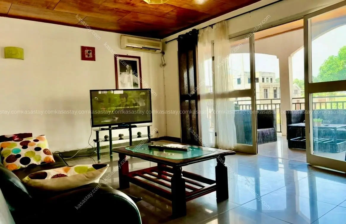 Appartement à Odza, 3 chambres 2