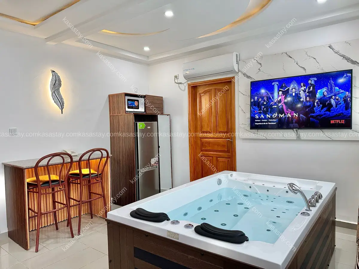 Suite premium avec jacuzzi by RESIDENCE LA MARINA (Bonamoussadi face opiom gold) 4