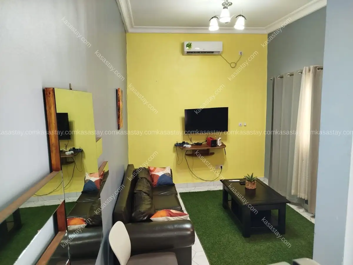 Property in 2R62+G2P Douala, 1 bedroom