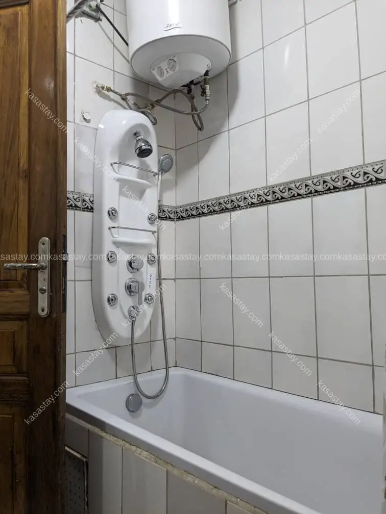 Continental Cozy Fully Furnished Luxurious guest house (Presidential) situated a Tatam 4