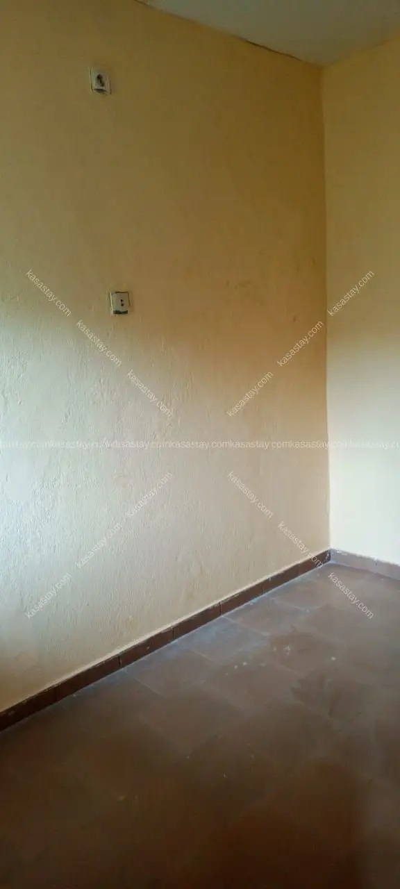 Chambres non meublées par résidence CAVIAR logbessou 