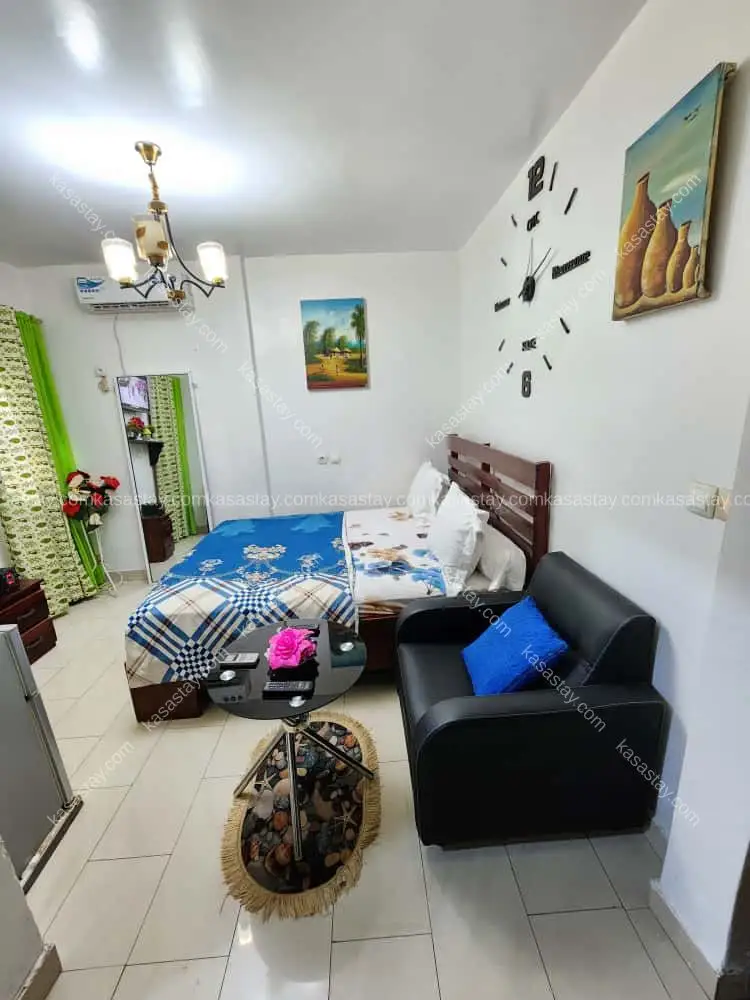 chambre meubée très chic située à Biyem-Assi, Carrefour Scalom 3