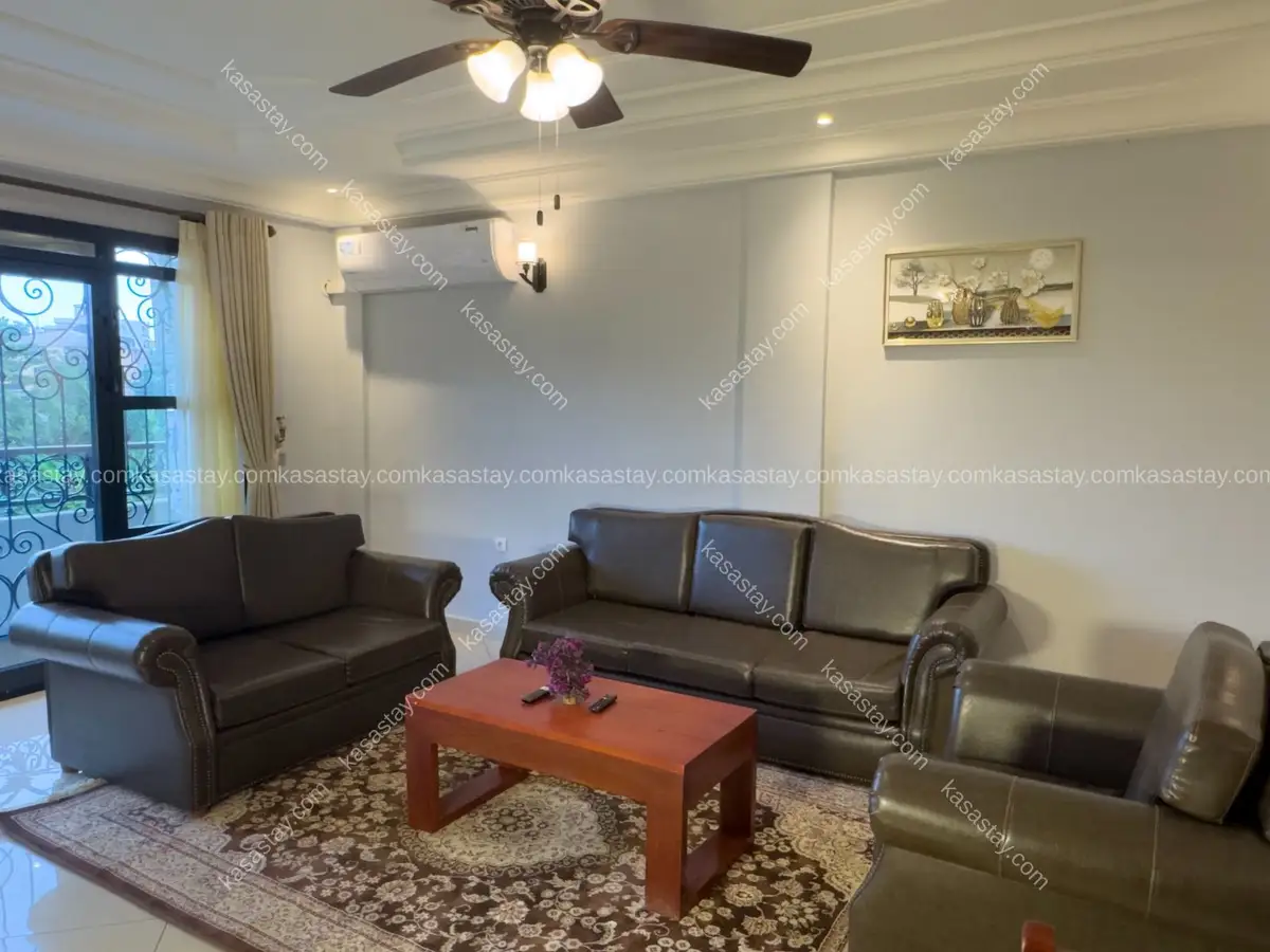 130 m2 Spacious and modern 3 bedrooms apartment (Logpom, fin goudron Bassong)