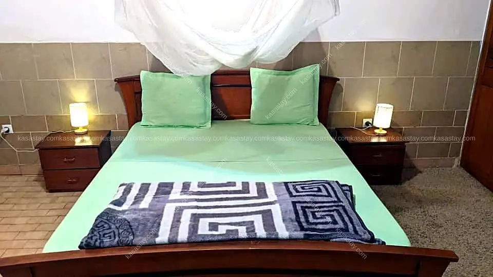 Townhouse à Efoulan, Yaoundé, 3 chambres 5