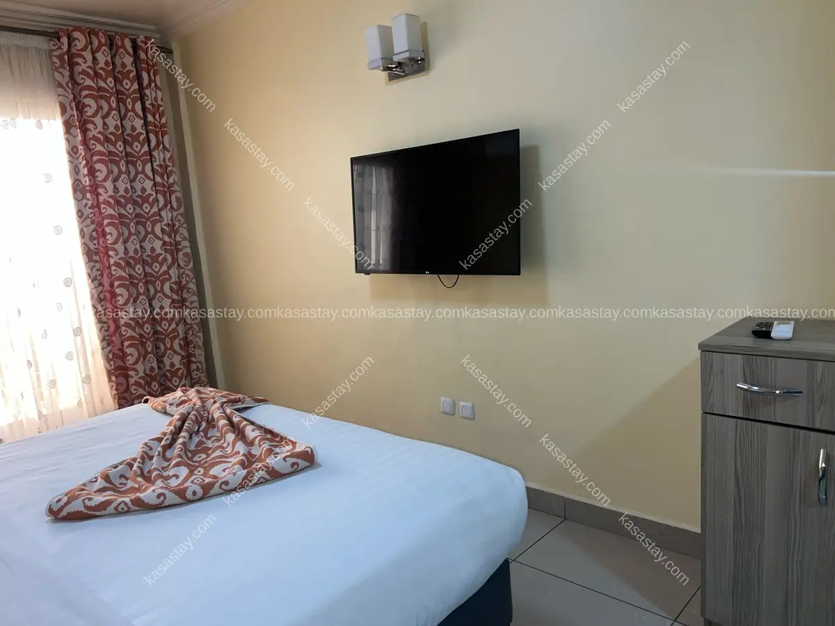 Appartement meublé 5A par RÉSIDENCE LOUMIA PREMIUM (Bonapriso) 4