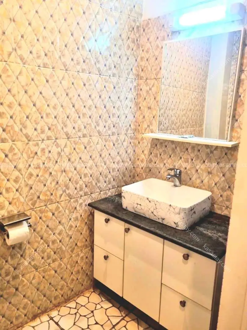 Rooms in Djoungolo I, 1 bedroom 5