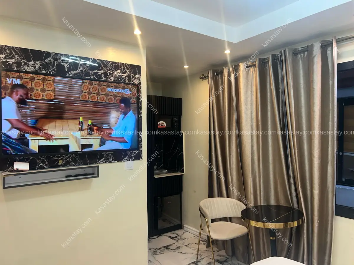 Chambre meublée standard 101 par SUNA’A HOME (Bonapriso) 3