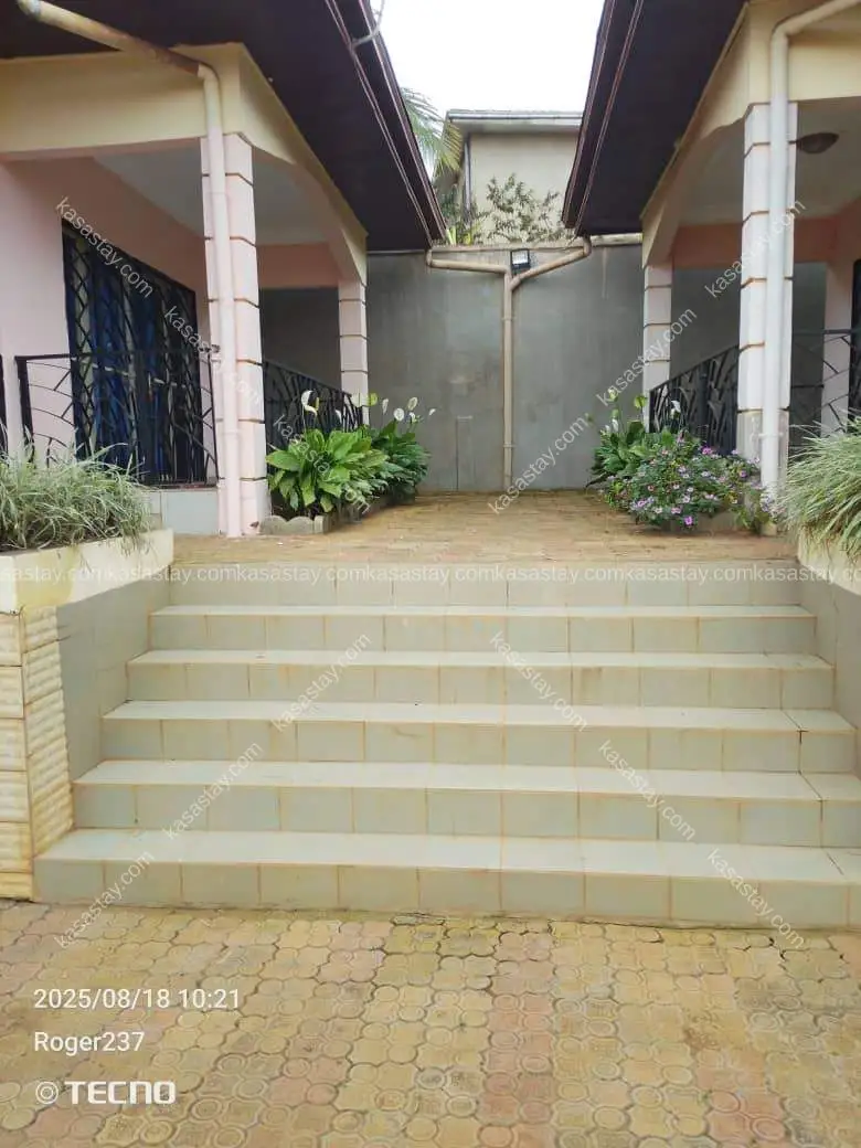 Apartment in Nkoabang, Yaoundé, 3 bedrooms 5