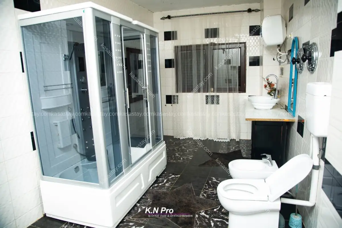 Appartement à Okui Nkomo, 4 chambres 3