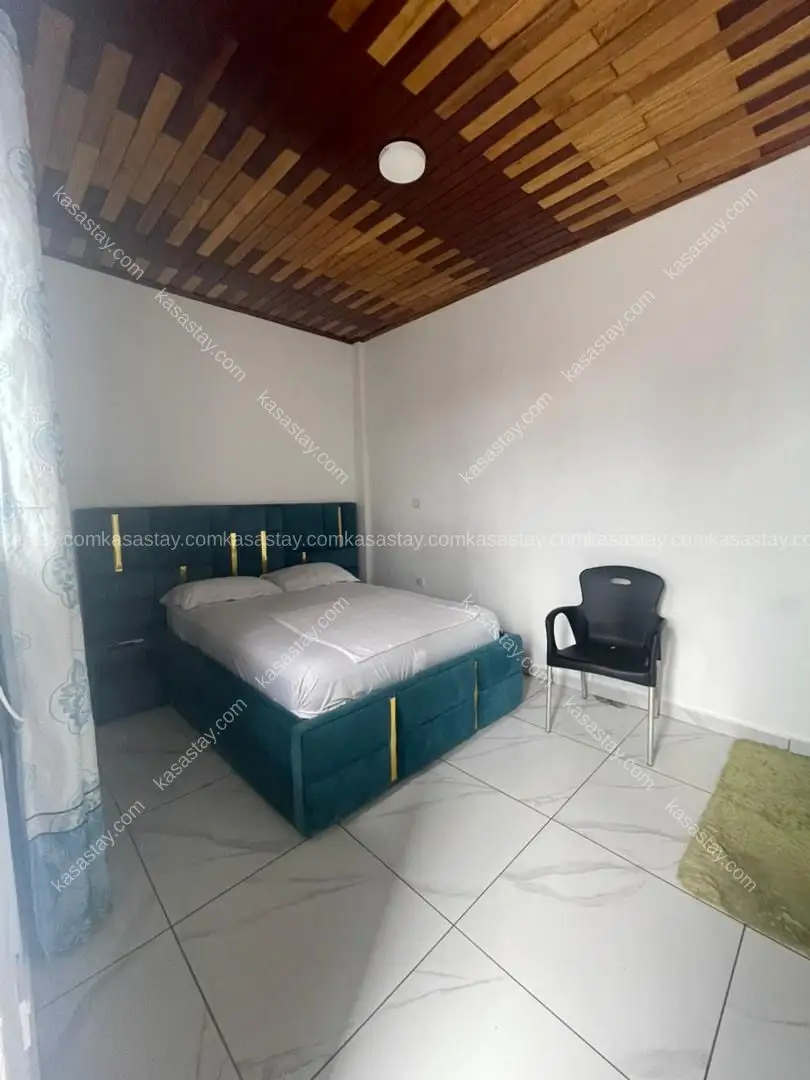 Chambre meublée