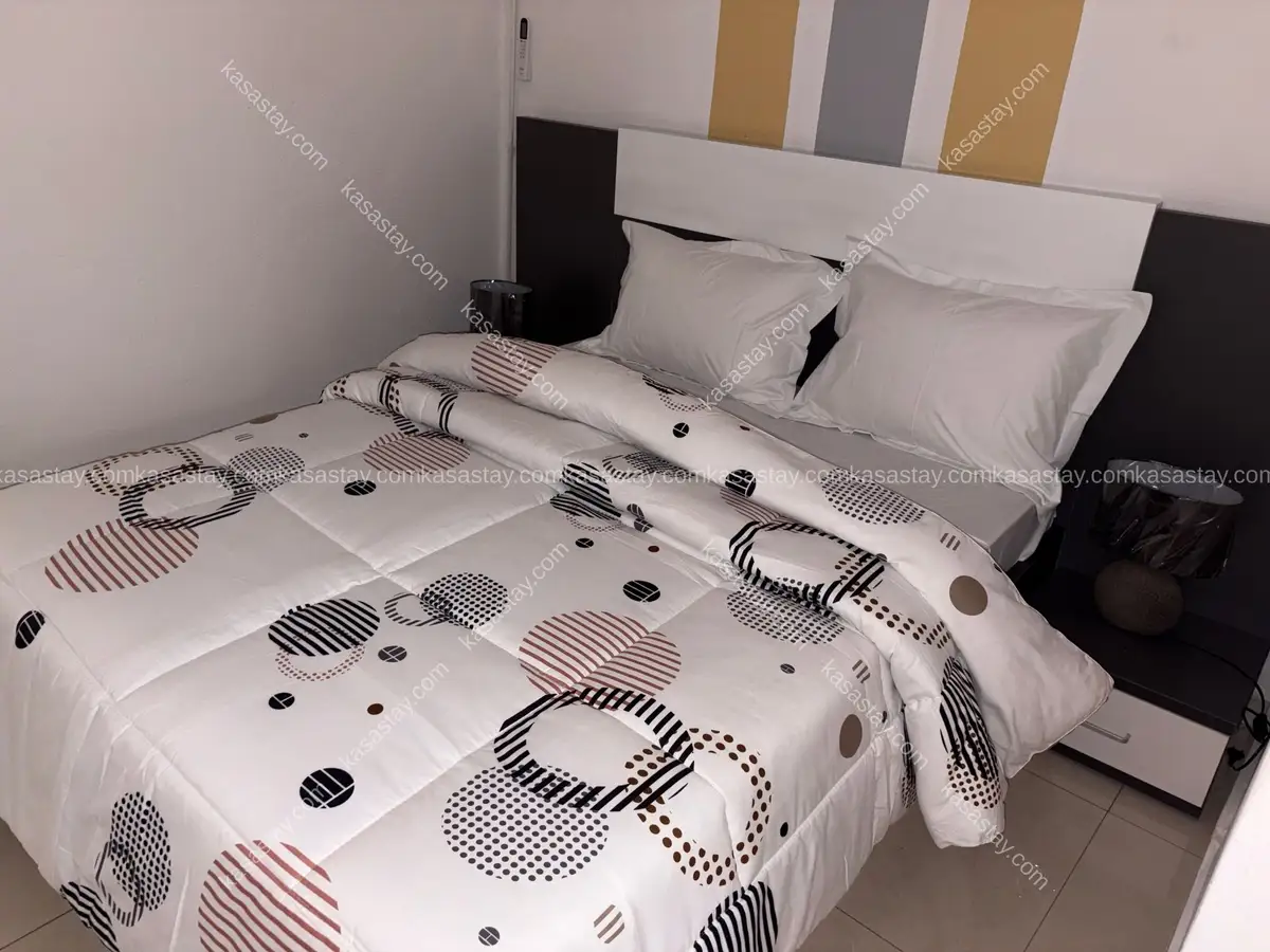 Chambre meublée 8 de LA VILLA DES CŒURS HEUREUX (bonamoussadi)