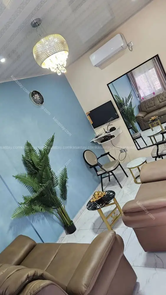 Studio Meublé le Quai d’Orsay B3 a Dovv simbock 2