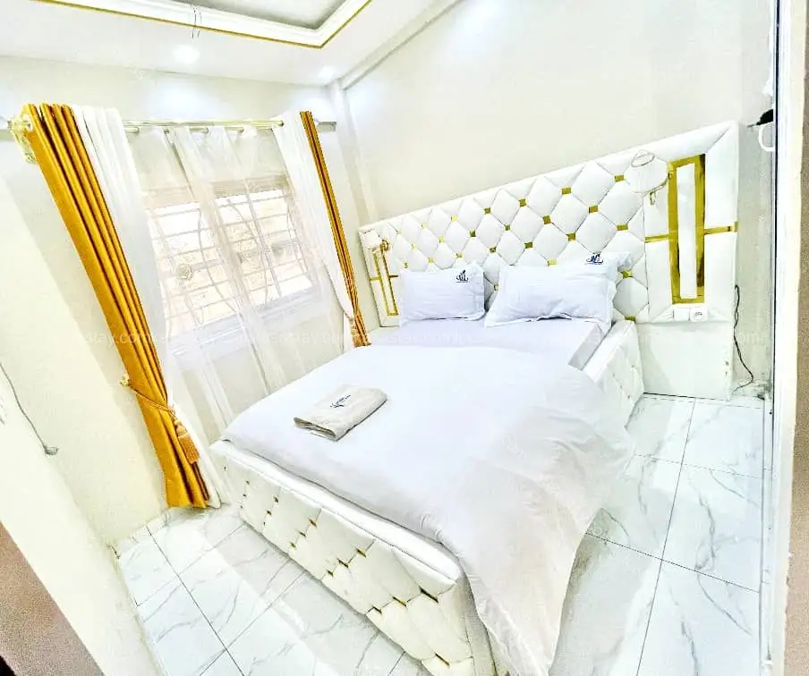 Continental Cozy Fully Furnished Luxurious Studio 004 situated a Tatam 2