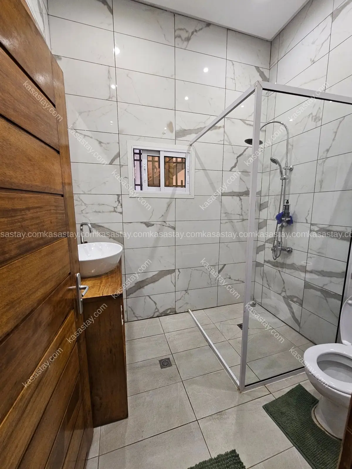 Studio meublé by Faustin Home ( Bonapriso rue UTA ) 4