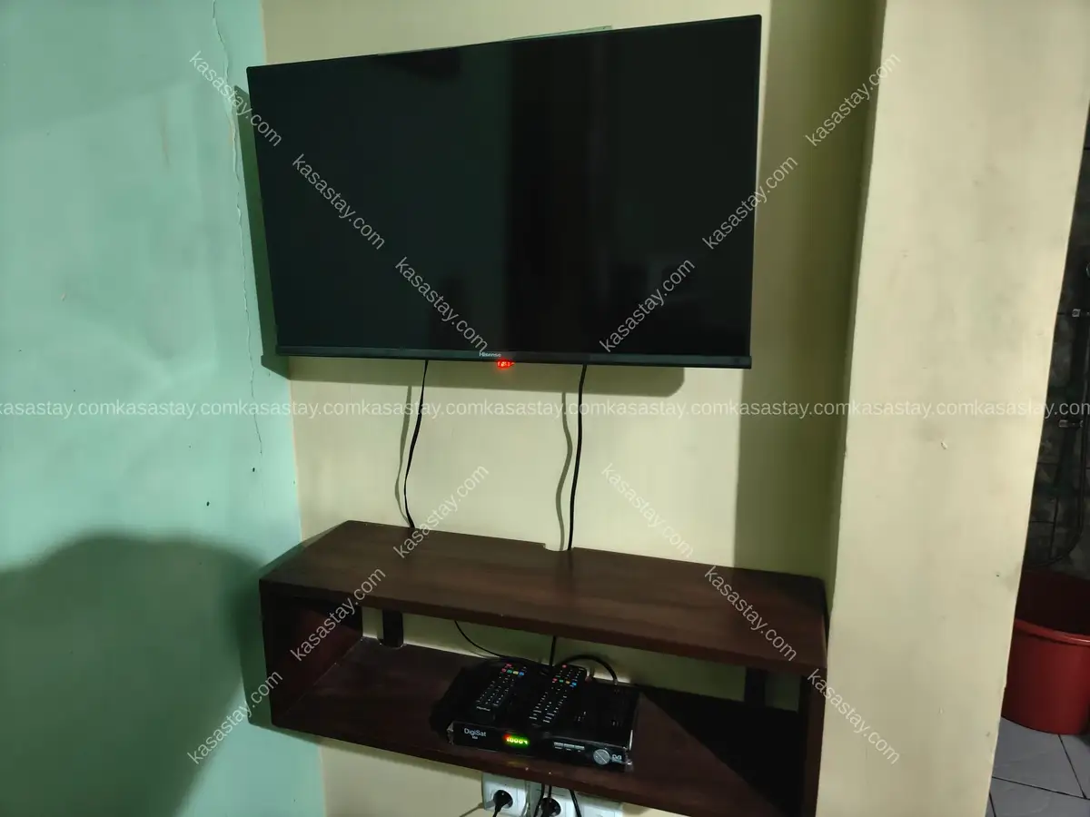 Chambre meublée Amelson 304 simbock(Carefour Mbalgong) 4