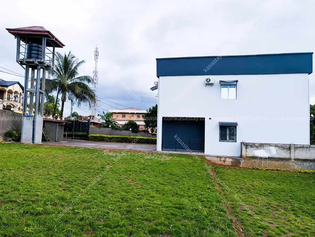 Duplex in Odza, Yaoundé, 4 bedrooms 2