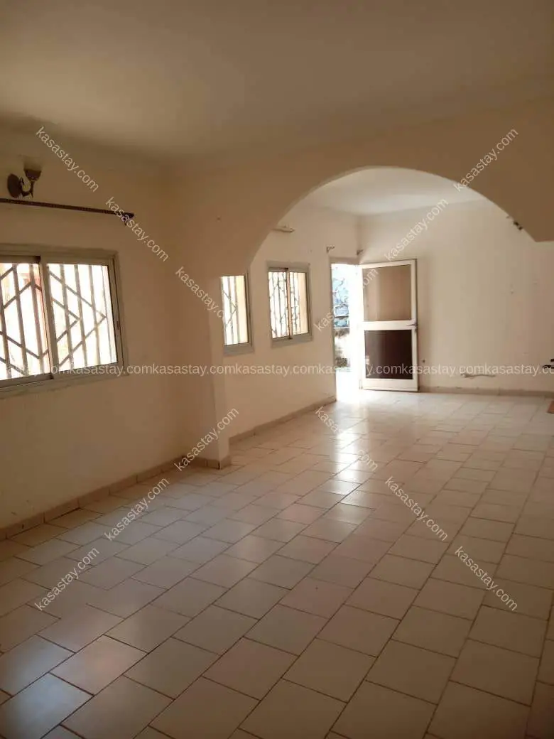 Duplex à Koabang, Yaoundé, 3 chambres 4