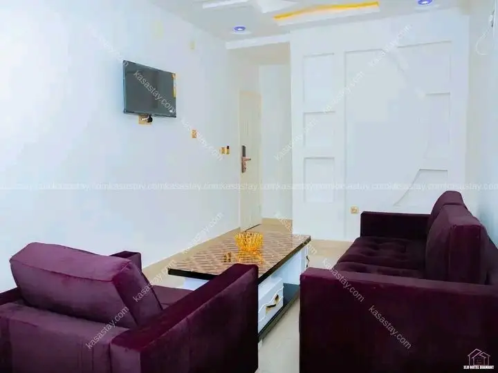 Studio meublé 306 par résidence ÉLU DIAMOND (bonamoussadi) 4