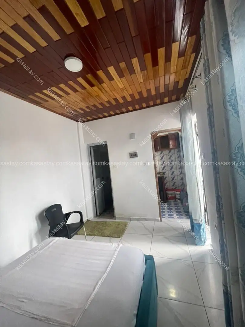 Chambre meublée 5
