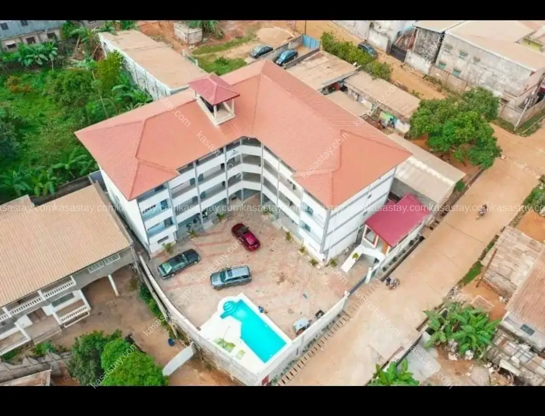 Espace événementiel avec piscine à Damas entrée kameni 2