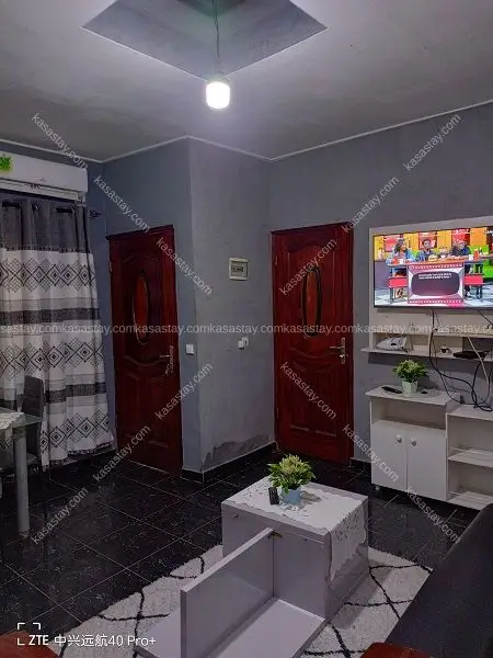 studio meuble 2 BY EXPRESS LOGEMENT CAMEROUN ( bonapriso rue des impots) 5