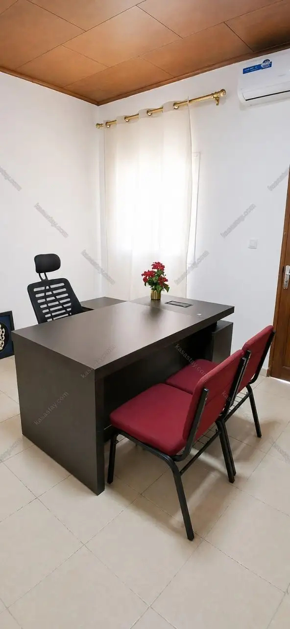 Office in Omnisport, Yaoundé 2