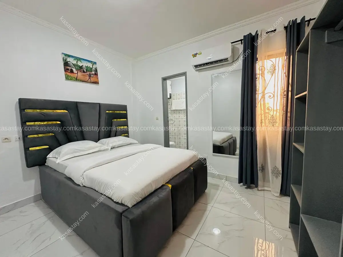 Studio ROYAL par LR - Kotto Immeuble 4