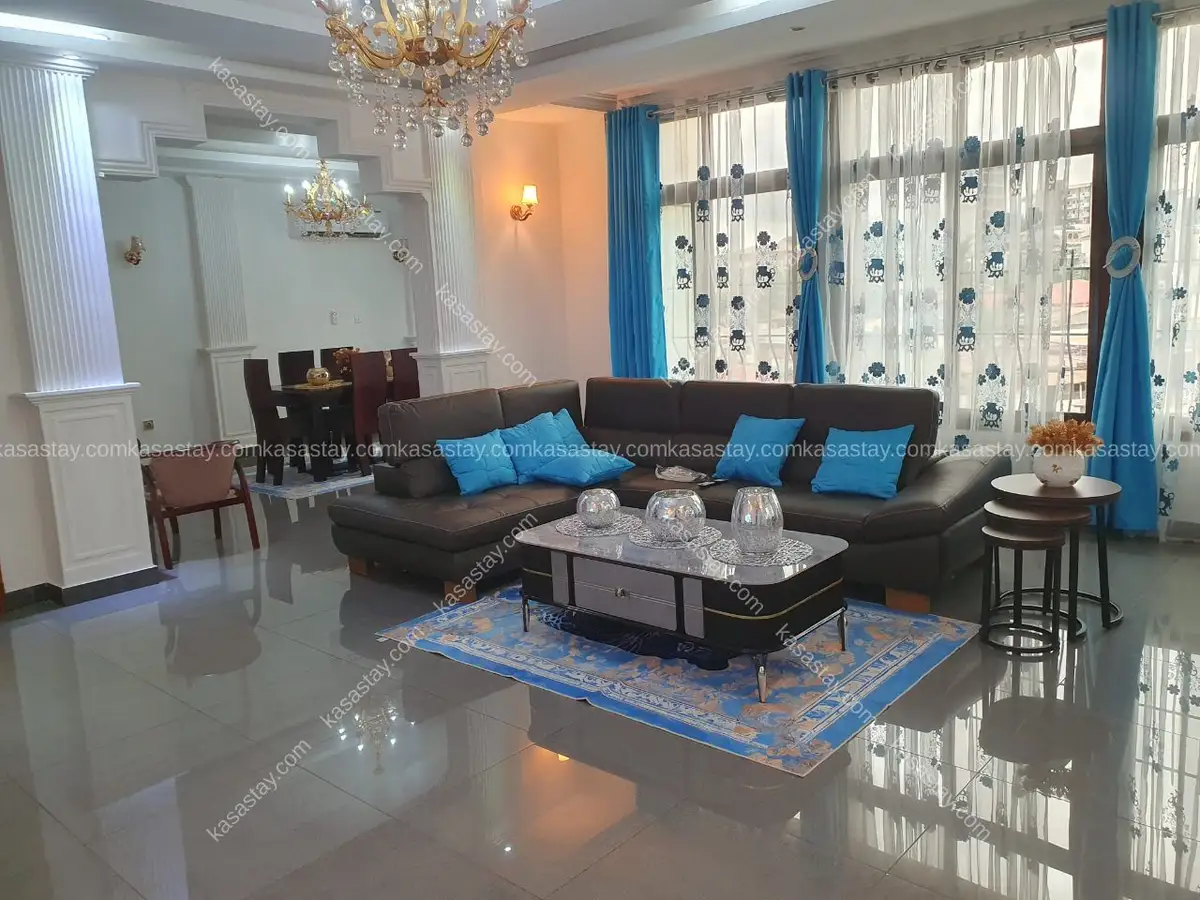 Apartment in Quartier Bastos, 3 bedrooms 2