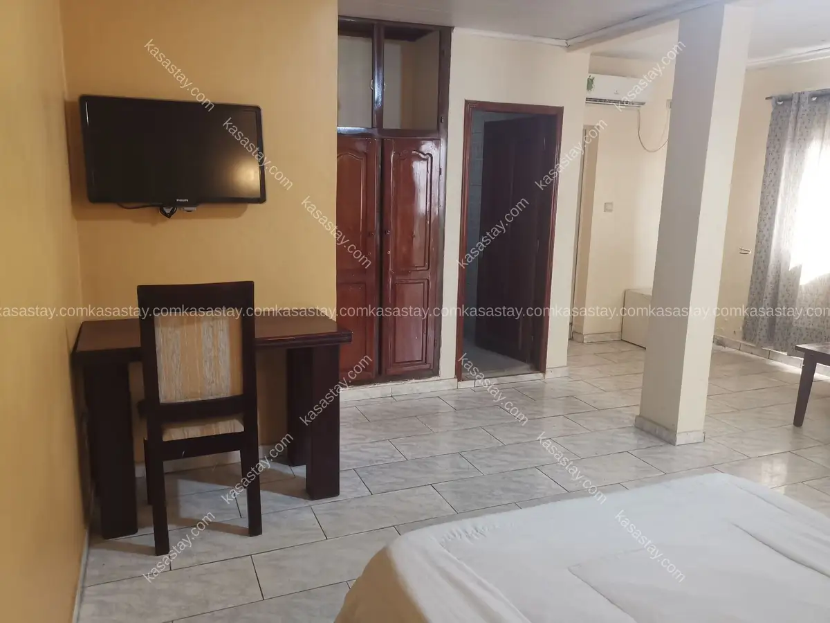 Rooms in Bonamoussadi, Douala, 1 bedroom 4