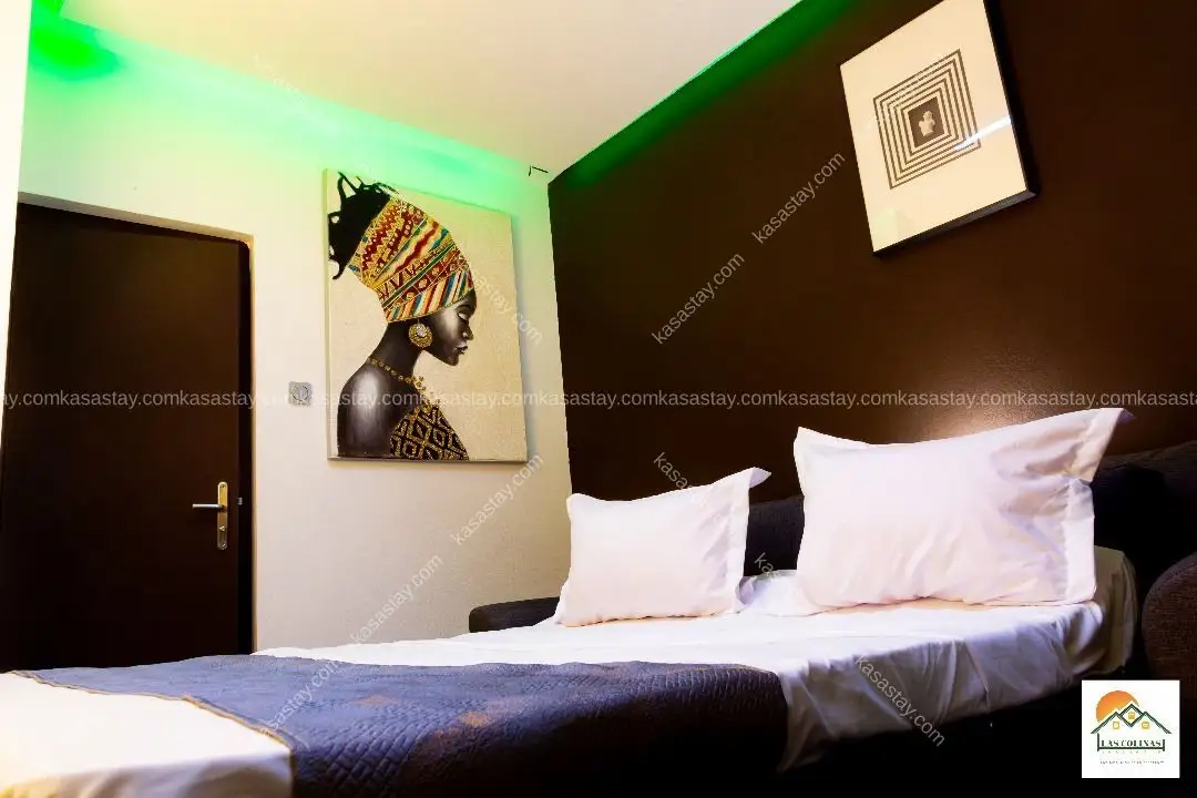 Chambre spacieuse et artistique avec baignoire, Wi-Fi et sécurité 24h/24 2
