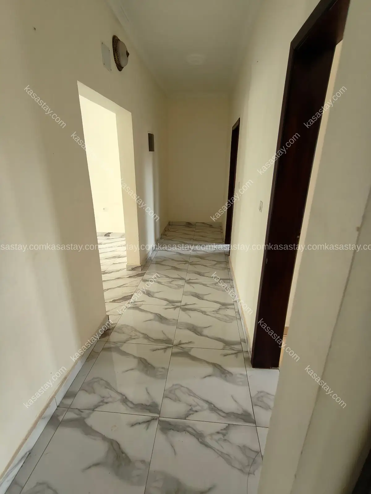Appartement 3 chambres à louer au niveau du commissariat odza 3