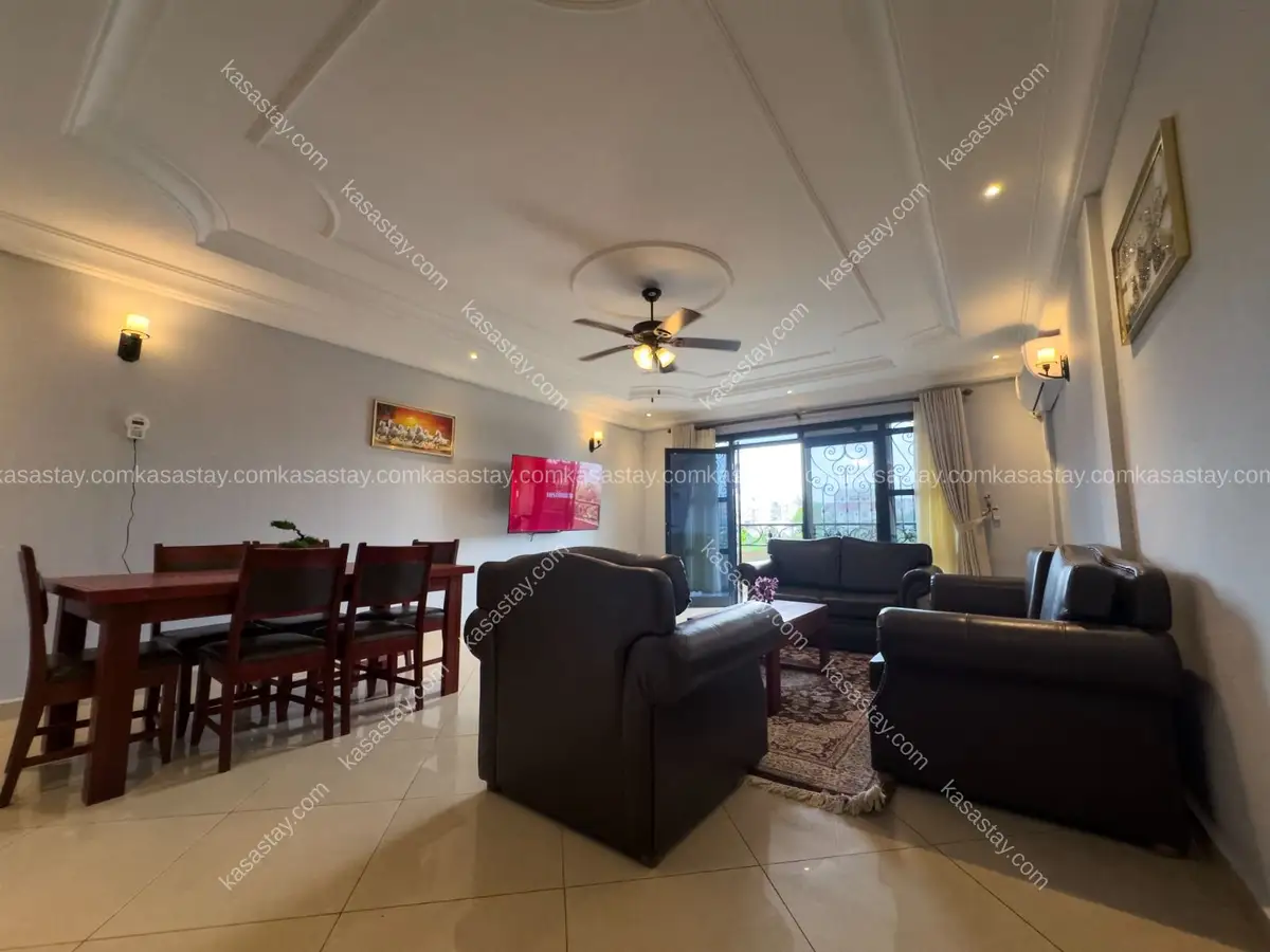 130 m2 Appartement spacieux et moderne de 3 chambres (Logpom, fin goudron Bassong) 3
