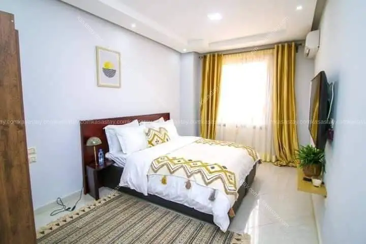 Duplex in Ndogbong, Douala, 3 bedrooms 5