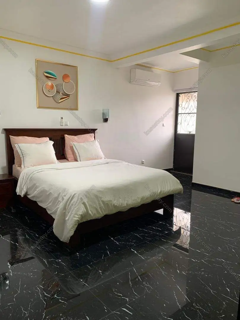 Apartment in Nkol Ewe, 3 bedrooms 4