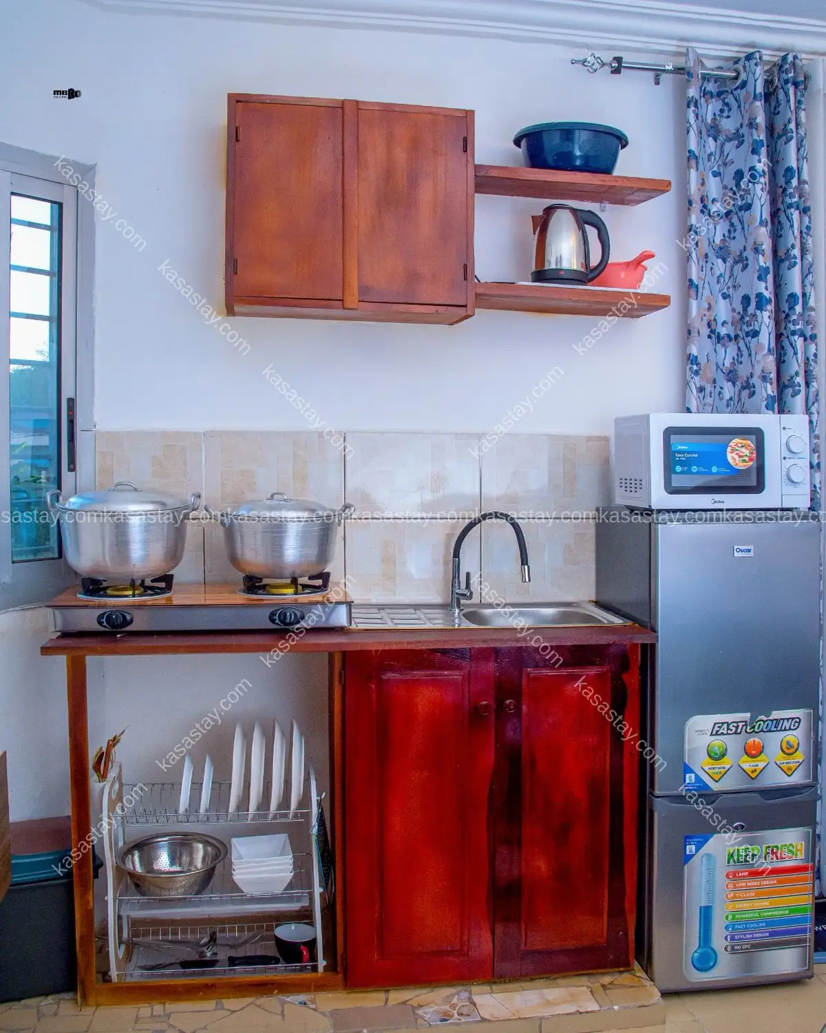 Chambre meublée 1 par Happy guest house ( Makepe Bocom ) 5