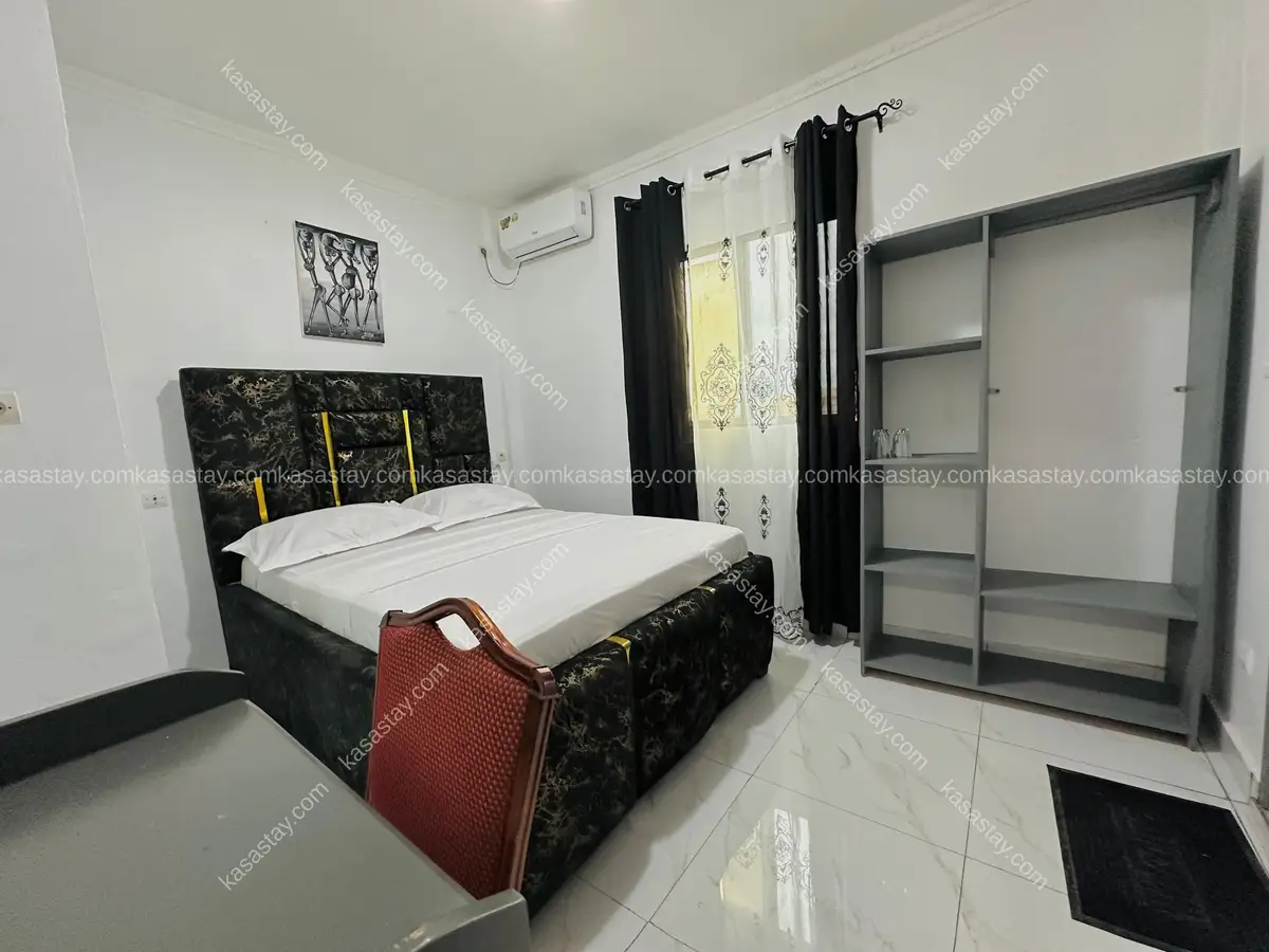 Chambre CADETTE par LR - Kotto Immeuble